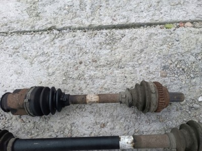 Smart fortwo ii 451 привідний вал ліва фото №1