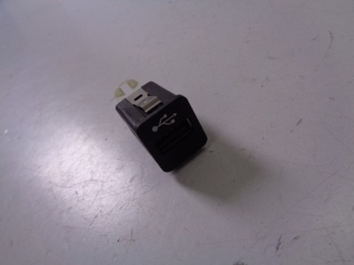 Роз'єм port usb bmw x1 e84 2.0 дизель x-drive 2012 rok фото №1