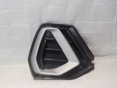 Audi q3 2019" - 2022" решётка бампера решётка  перед правый  83g 807682a фото №1