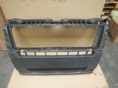 Ducato jumper boxer 06-14 бампер перед середина решётка 1305760070 фото №1