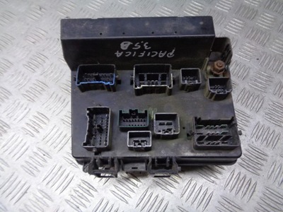 Коробка запобіжників chrysler pacifica 3.5 фото №1