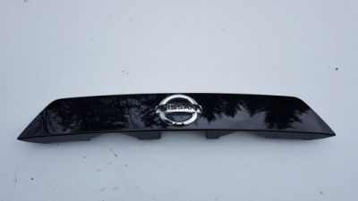 Nissan micra k14 17- молдинг logo кришки багажника фото №1
