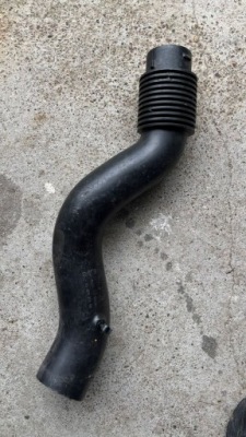 Повітрозабірник впуск труба повітря 9813341380 peugeot 3008 2 5008 2 фото №1