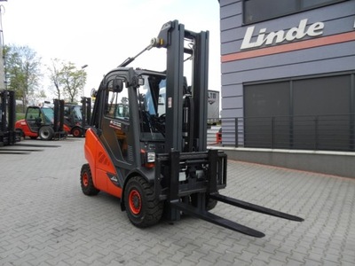 Gazowy wózek widłowy Linde H30T-02 Triplex