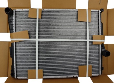 Радіатор води bmw e46 1998-2003 автоматична коробка передач фото №1