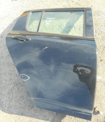 Suzuki swift mk6 05-08 дверь правое задние задняя фото №1