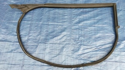 Прокладка кузовна двері ліва renault laguna iii 3 coupe gt фото №1