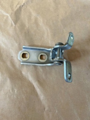 Петля двері передніх лівий перед a046057 p12177 hyundai santa fe фото №1