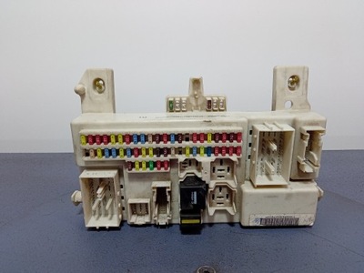 Ford c-max mk1 2.0 tdci коробка запобіжників фото №1