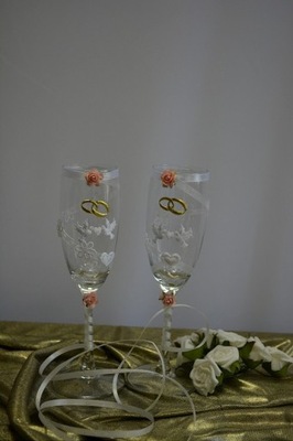 Kieliszki ślubne do szampana - różowe dodatki