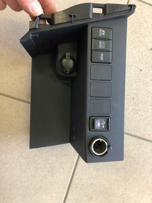 TOYOTA RAV 4 ЗАЩИТА ПАНЕЛИ USB 55433-42070