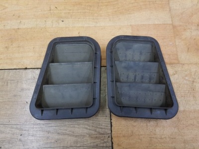 Решітка вентиляційна задня 2szt комплект kia carens iv фото №1