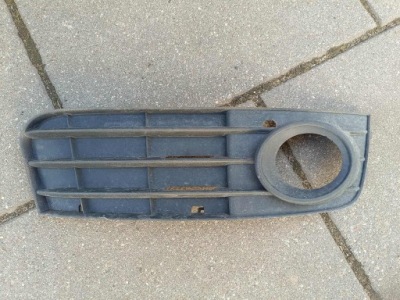 Решітка бампера права протитуманної фари правий перед audi a4 b8 8k0807682a фото №1