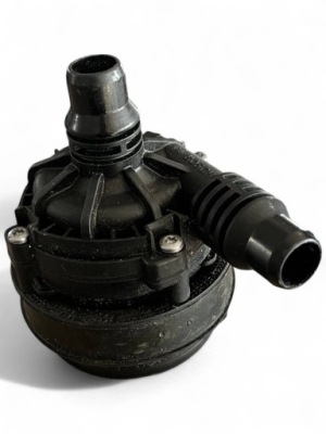 Mercedes c w206 помпа воды a0005006300 фото №1