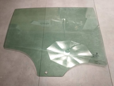 Bmw x6 e71 2011 скло двері права задня 7179604 фото №1