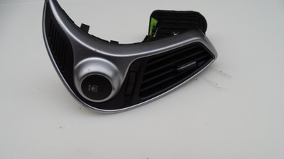 Решітка обдув консолі права hyundai ix35 2011- фото №1