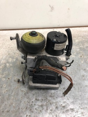 Насос sbc abs mercedes w211 a0054317212 фото №1