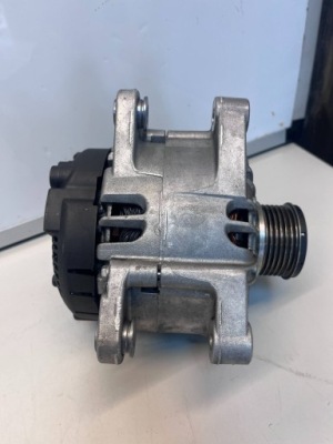 Citroen peugeot 1.2 vti генератор 9818677980 фото №1