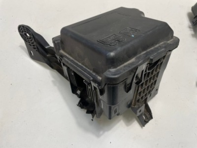 Коробка предохранителей peugeot 208 2008 c3 ds3 фото №1