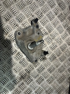 Кронштейн кронштейн коробки 1.3tce renault express ii 112533448r фото №1