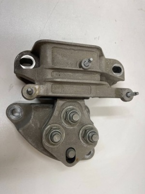 Подушка коробки передач ford puma mk2 ii 19- 1.0 ecoboost автоматическая коробка передач фото №1