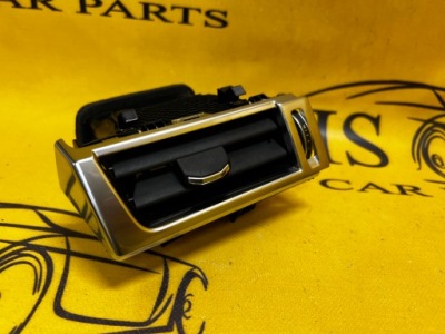 Ліва решітка обдув lr discovery v l550 lift фото №1