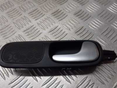 Ручка права передня внутрішня audi a3 8l 1.6 8l0837020 фото №1