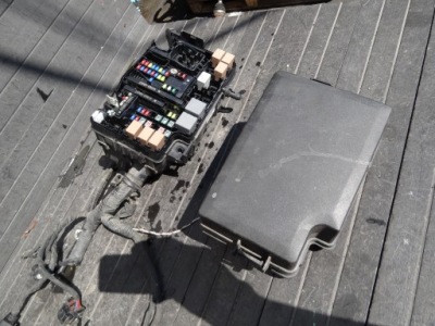 Kia niro 2019 1,6 hybrid коробка запобіжників оригінал фото №1