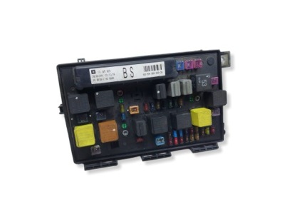 Коробка предохранителей 13145039bs opel astra h фото №1