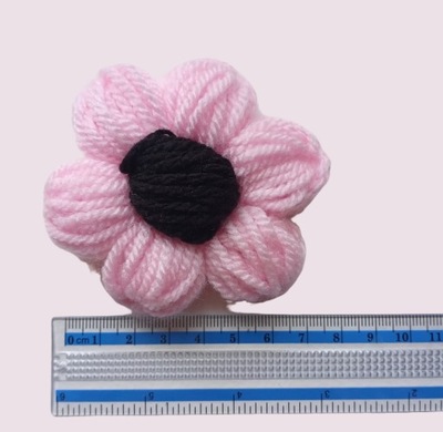 Kwiatki z włóczki 3D, 8 cm, 6 szt różowy