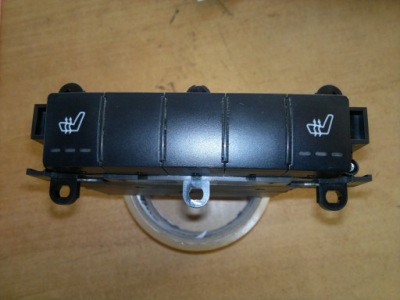 Mercedes b klasa w245 перемикач підігрів сидінь фото №1