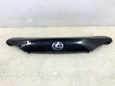 Накладка кришки задня lexus ct хетчбек 76801-76010 obsidian black молдинг фото №1