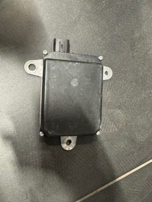 Toyota prius 4 iv 2018 радар датчик переключения поперечина движения 88162-0w270 фото №1