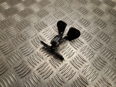 Петля двері tesla model 3 2022 rul333f фото №1