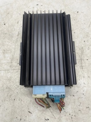 Усилитель bose a1638201889 mercedes ml w163 фото №1