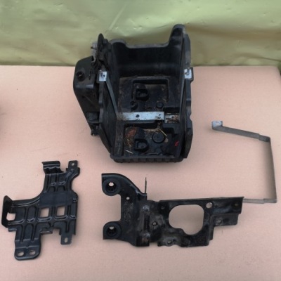 Ford b max b-max коробка корпус аккумулятор fiesta mk7 рестайлинг фото №1