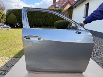 Двері передні праве lexus ux 2018 - 2025 . фото №1