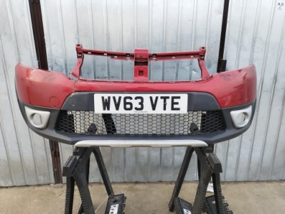 Бампер перед dacia sandero ii 2 stepway 2012-2016 колір teb76 пошкоджений фото №1