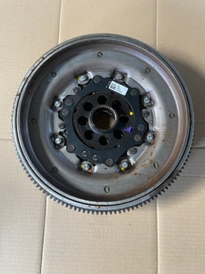 Skoda octavia iv 2.0 tdi колесо двомасовий 05l105266k фото №1