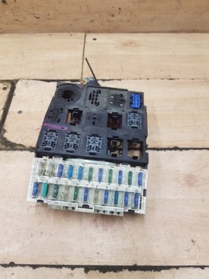 Коробка предохранителей volvo 740 940 2.3 8v 2.4td фото №1