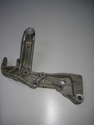 Кронштейн рычага правый vw golf plus фото №1