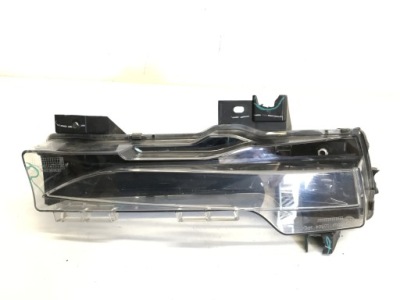 Tesla model 3 протитуманна фара drl правий перед 1077396-00-c фото №1