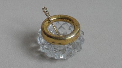 Kryształowa solniczka z okuciem i łyżeczka emalia srebro próby 875