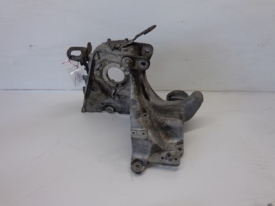 | opel vectra c 1.9 cdti кронштейн насоса уприскування фото №1