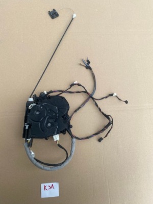 Доводчик замок крышки задняя bmw x5 f15 f85 7303443 фото №1