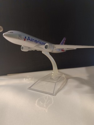 metalowy model samolotu boeing 777