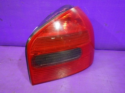 Audi a3 8l hb 5d лампа задня права молдинг фото №1