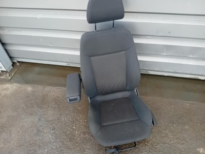 Сидіння водія лівий перед opel zafira b фото №1