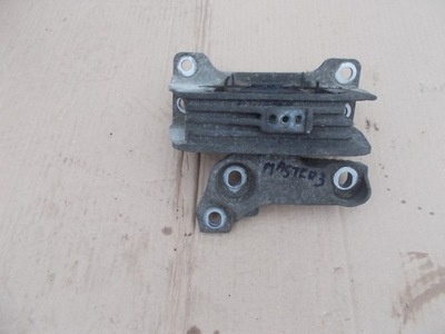 Master iii кронштейн двигателя подушка двигателя опора фото №1