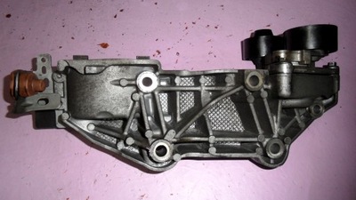 Renault koleos 2.0 dci 08r 150km 8200527320c кронштейн генератора фото №1